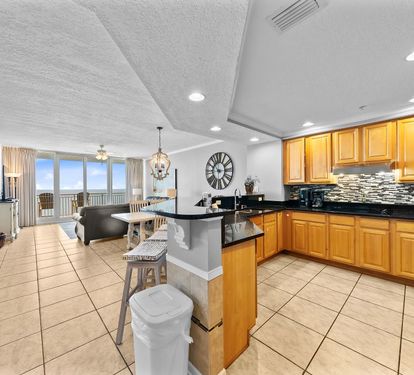 9 Colonnades 1202 Kitchen