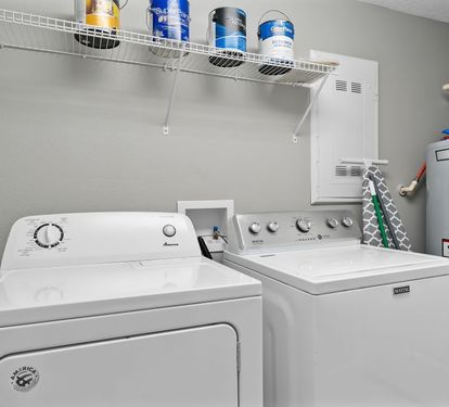23 Colonnades 1202 Laundry