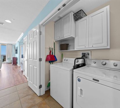 San Carlos 401 Laundry
