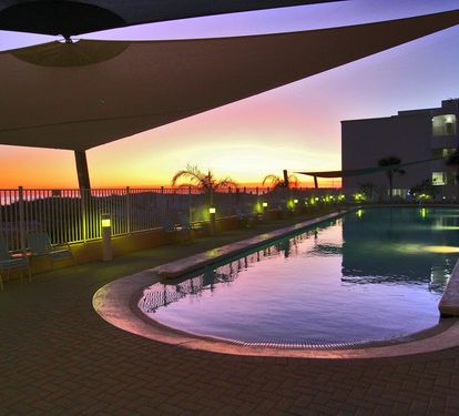 1 - Outdoor Pool with Sun Shade (5)