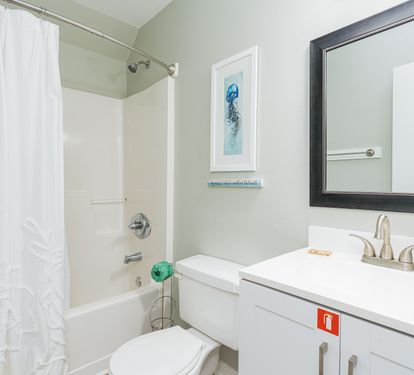Wanderlust Bathroom 2 with Tub Shower Combo
