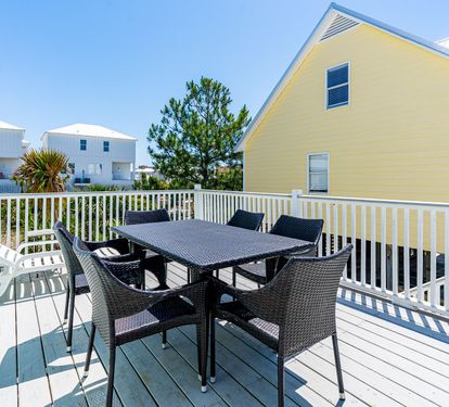 Wanderlust Outdoor Dining Table Seats 6