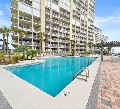 3 White Caps Outdoor Pool