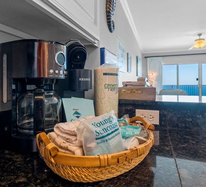 Crystal Shores West 1006 Drip Coffee Maker + Keurig