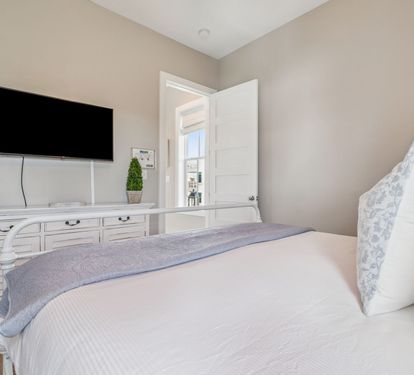 King Guest Suite - Equipped with a Flat-Screen TV