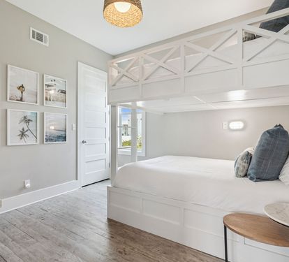 Queen over Queen Bunk - Sleeps 4!