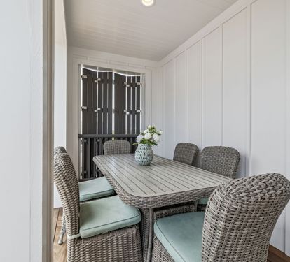 Enjoy Al Fresco Dining for 6!