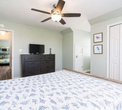 Blue Lagoon Bedroom 2 with Queen Bed