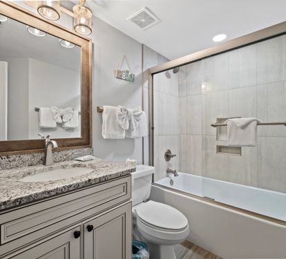 16.1 White Caps 1404 Bathroom 2