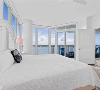 Lagoon Tower 902 Primary Bedroom with King Bed
