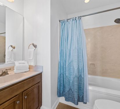 Lagoon Tower 902 Bathroom 3 with Tub Shower Combo