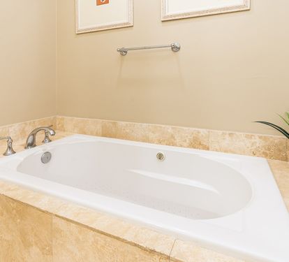 Wharf 713 Primary Bathroom with Soaking Tub