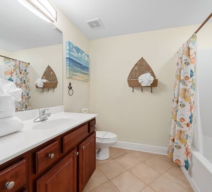 20 Crystal Shores West 1008 Bathroom 2