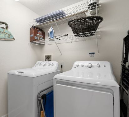 25 Crystal Shores West 1008 Laundry