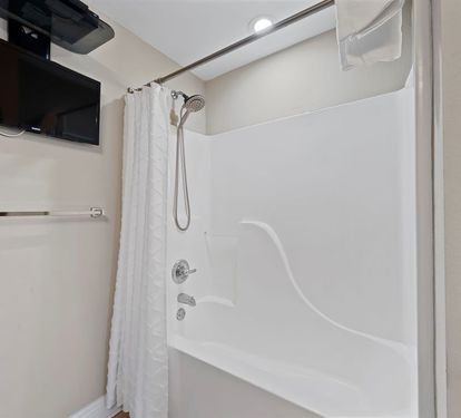 Crystal Tower 1101 Primary Bathroom with Tub Shower Combo