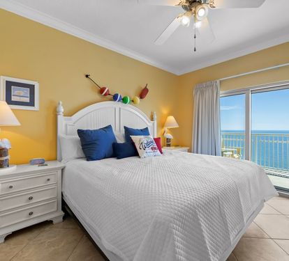 Crystal Tower 1809 Primary Bedroom with King Bed