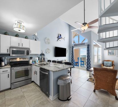 9 Grand Beach Penthouse 3 Kitchen