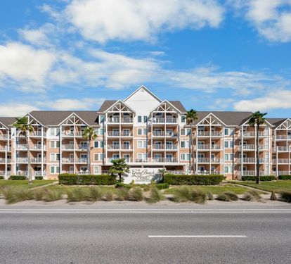 2 Grand Beach Resort Exterior