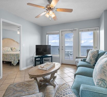 Boardwalk 1087 Living Room with Queen Sleeper