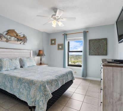 Boardwalk 1087 Bedroom 2 with Queen Bed