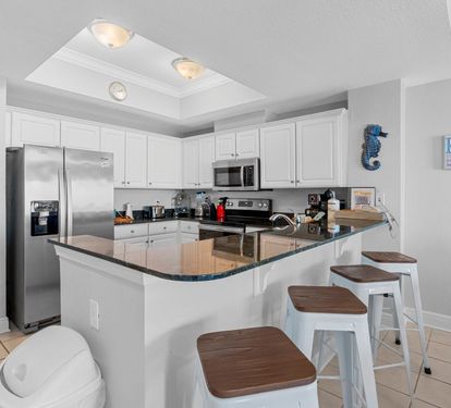 Crystal Shores West 1006 Kitchen Counter Seats 4