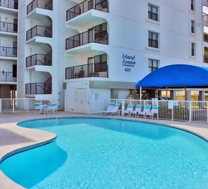 3 - Outdoor Pool (1)