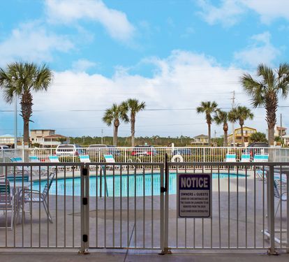 3 - Outdoor Pool (2)