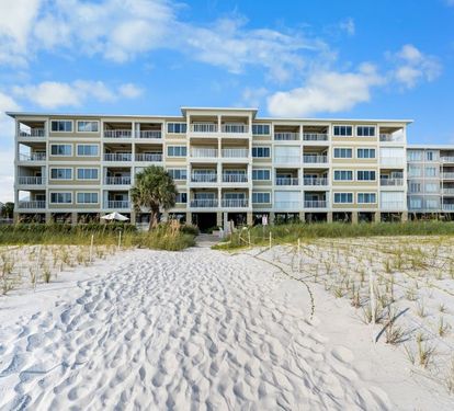 7 MK EXTERIOR BEACH