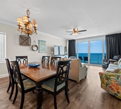 San Carlos 1001 Dining Table Seats 6