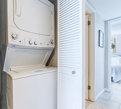 22 SCH1108 LAUNDRY