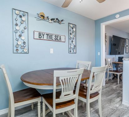 Gulf View 19 Dining Table Seats 4