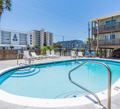 4 GV OUTDOOR POOL