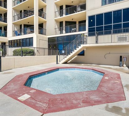 4 PHIII OUTDOOR HOT TUB