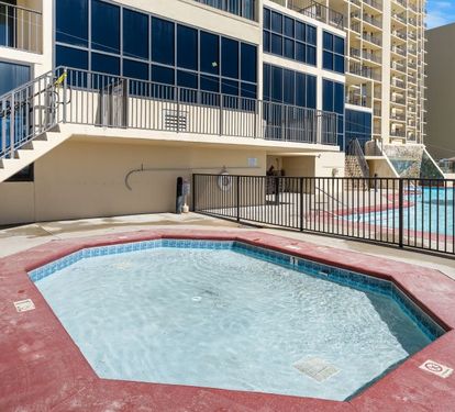 5 PHIII OUTDOOR HOT TUB