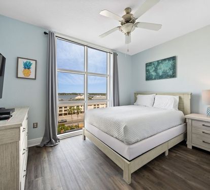 22 Crystal Shores West 208 Bedroom 2