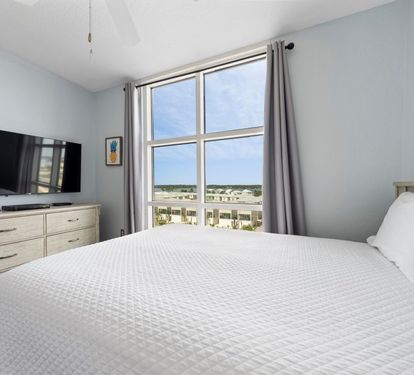 25 Crystal Shores West 208 Bedroom 2