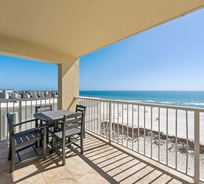 Boardwalk 681 Corner Balcony