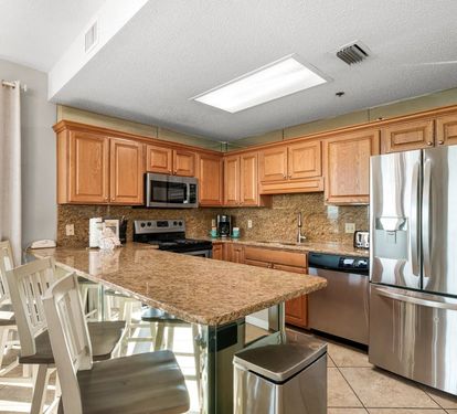 11 Phoenix East 1201 Kitchen