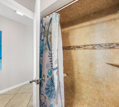 24 Phoenix East 1201 Bathroom 2
