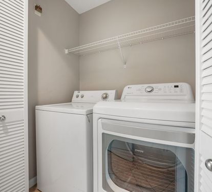 28 Phoenix East 1201 Laundry