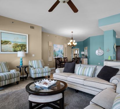Living Area with Plenty of Seating