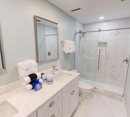 Guest Bathroom 2