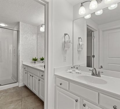 Primary King En-Suite - Dual Vanities