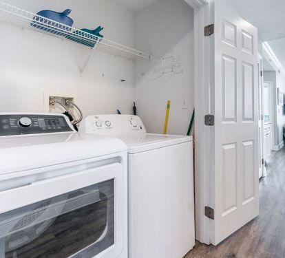 19 SAN808 LAUNDRY