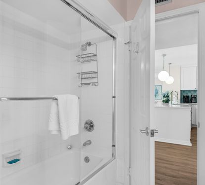 Bathroom 2 with tub shower combo