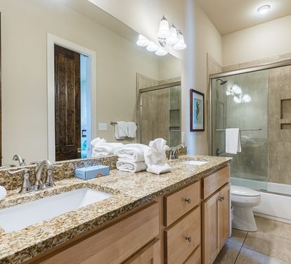Summer Salt East Bathroom 5 with Tub Shower Combo