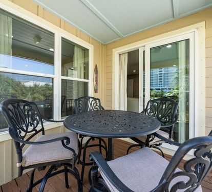 Lil J's Getaway Front Deck