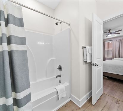Lil J's Getaway Bathroom 2