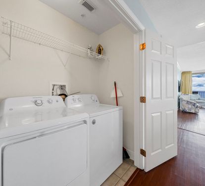 San Carlos 409 Laundry Full Size Washer + Dryer