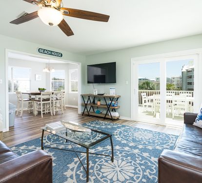 Endless Summer Living Room with Queen Sleeper